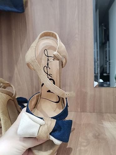 Sweet years sandale kupljene u Italiji nošene par puta na lalafo.rs — 3 Sweet years sandale kupljene u Italiji nošene par puta — 3