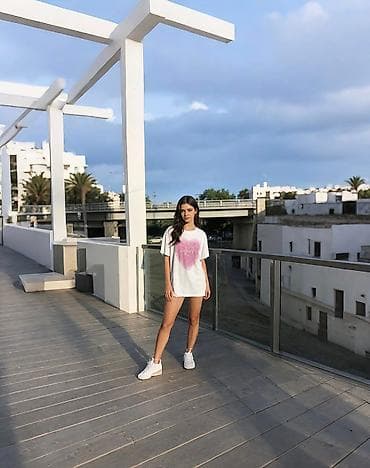 Majice
S M L
Cena 2000 din na lalafo.rs — 10 Majice
S M L
Cena 2000 din — 10