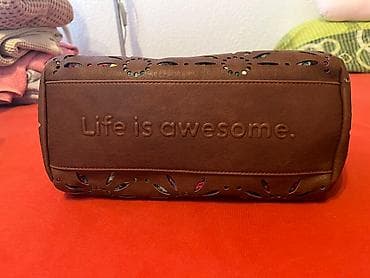 Nova Desigual torba. Braon boje sa rupičastim cvetovima ispod kojih je na lalafo.rs — 4 Nova Desigual torba. Braon boje sa rupičastim cvetovima ispod kojih je — 4