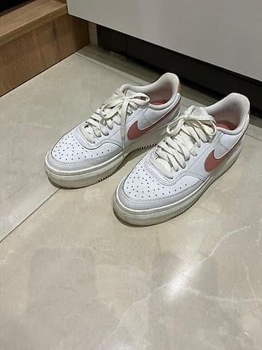 Nike patike – model oznaka DZ - Boja: bela osnova sa na lalafo.rs — 1 Nike patike – model oznaka DZ - Boja: bela osnova sa — 1