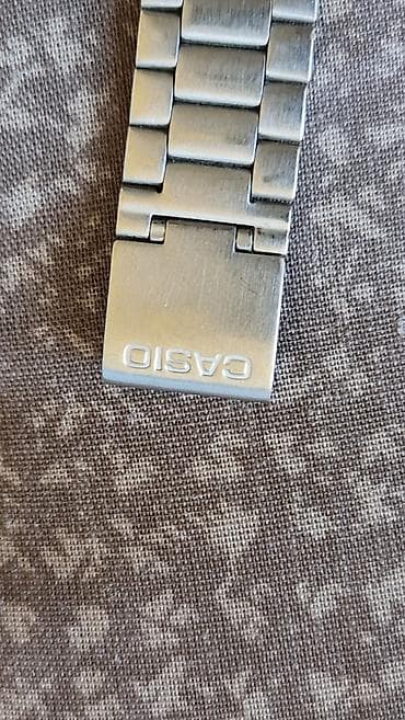 Casio digitalni sat sa metalnom narukvicom - Model sa pravougaonom na lalafo.rs — 6 Casio digitalni sat sa metalnom narukvicom - Model sa pravougaonom — 6