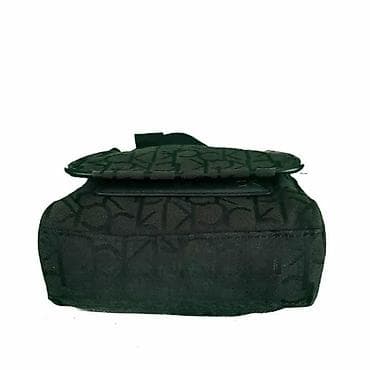 Torba calvin klein marka: calvin klein dimenzije: 18x25x5 cm na lalafo.rs — 1 Torba calvin klein marka: calvin klein dimenzije: 18x25x5 cm — 1