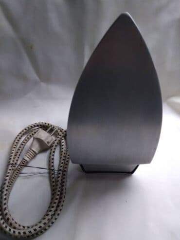 Steam Irons: Pegla VE,CSSR tip 242,1200 W laka 999 gr.duzina kabla 175 cm.,ispravna at lalafo.rs — 2 Steam Irons: Pegla VE,CSSR tip 242,1200 W laka 999 gr.duzina kabla 175 cm.,ispravna — 2