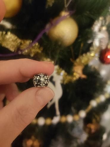 Pandora-pahuljica i drugi srebrni privezak, oba 3600 at lalafo.rs — 3 Pandora-pahuljica i drugi srebrni privezak, oba 3600 — 3