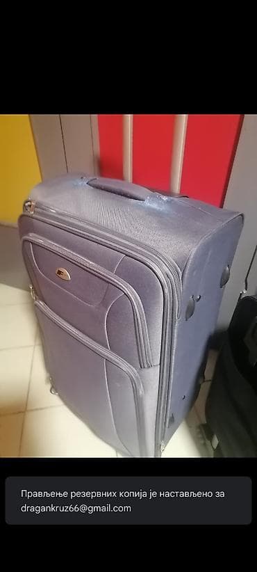 Veliki putni kofer na točkiće. n P CONEKTION. - Materijal na lalafo.rs — 2 Veliki putni kofer na točkiće. n P CONEKTION. - Materijal — 2