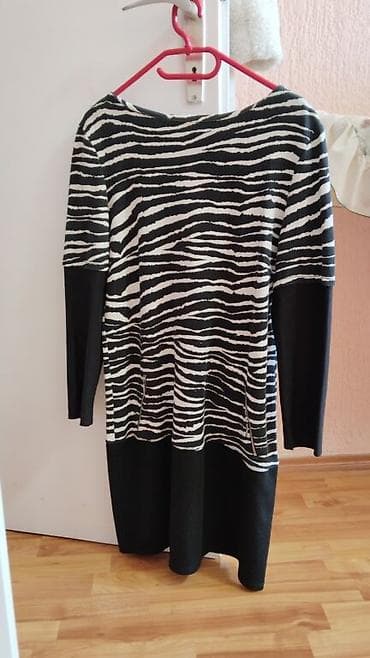 Haljina sa zebrinim printom i dugačkim rukavima. Gornji deo u na lalafo.rs — 2 Haljina sa zebrinim printom i dugačkim rukavima. Gornji deo u — 2