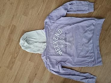 Dukserica sa kapuljačom u ljubičastoj boji sa svetlijom kapuljačom. Na na lalafo.rs — 2 Dukserica sa kapuljačom u ljubičastoj boji sa svetlijom kapuljačom. Na — 2