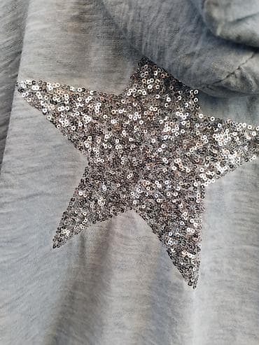 Kardigan sa kapuljacom vel L
Fleka na kapuljači na lalafo.rs — 5 Kardigan sa kapuljacom vel L
Fleka na kapuljači — 5