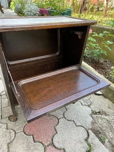 Antique Dressers: Stilski mini bar za piće - POVOLJNO - MOGUĆ PREVOZ U dobrom stanju 💎 at lalafo.rs — 2 Antique Dressers: Stilski mini bar za piće - POVOLJNO - MOGUĆ PREVOZ U dobrom stanju 💎 — 2