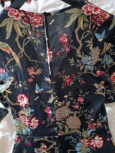 Elegantni kombinezon sa cvetnim dezenom, idealan za posebne prilike at lalafo.rs — 6 Elegantni kombinezon sa cvetnim dezenom, idealan za posebne prilike — 6