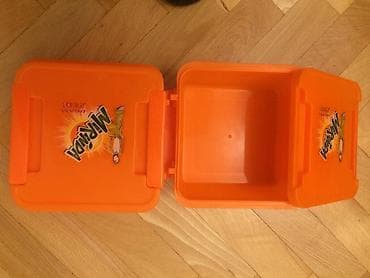 Plastične posude za hranu - NOVO Posude sa poklopcem za nosenje i na lalafo.rs Plastične posude za hranu - NOVO Posude sa poklopcem za nosenje i