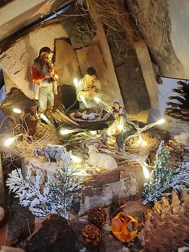 Ručno rađena božićna jaslica sa rasvetom - Detaljna maketa na lalafo.rs — 5 Ručno rađena božićna jaslica sa rasvetom - Detaljna maketa — 5