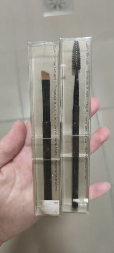 Nove četkice Ardeco, nekorišćene, četkica za obrve i četkica za na lalafo.rs Nove četkice Ardeco, nekorišćene, četkica za obrve i četkica za