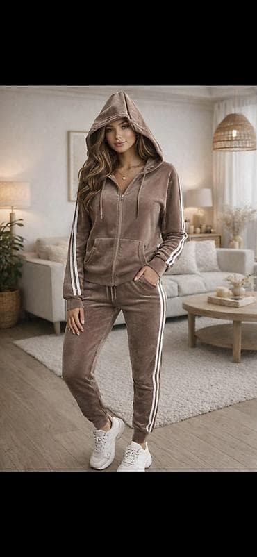 Damski komplet trenerke od somota (velur) – gornji deo sa kapuljačom i na lalafo.rs — 3 Damski komplet trenerke od somota (velur) – gornji deo sa kapuljačom i — 3