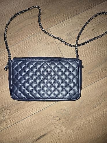 Elegantna ženska tašna preko ramena – tamnoplava, prošivena - na lalafo.rs Elegantna ženska tašna preko ramena – tamnoplava, prošivena -