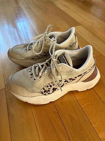 Reebok Classic ženske patike u beloj boji sa roze detaljima. Ovaj na lalafo.rs — 3 Reebok Classic ženske patike u beloj boji sa roze detaljima. Ovaj — 3