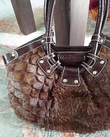 Salvatore ferragamo braon kozna torba prirodna koza, i napred krzno at lalafo.rs Salvatore ferragamo braon kozna torba prirodna koza, i napred krzno