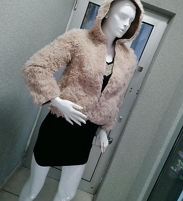 Bundica očuvana
Vel S ima džepove sa strane na lalafo.rs — 3 Bundica očuvana
Vel S ima džepove sa strane — 3