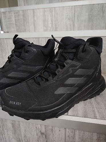 Adidas Terrex trail cipele broj 42 Skoro nove, dva puta obuvene na lalafo.rs — 1 Adidas Terrex trail cipele broj 42 Skoro nove, dva puta obuvene — 1