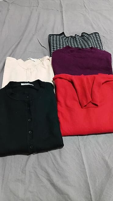 kom sa etiketom: Lot toplih džempera i kardigana – ženski komad 400dinara - 5 komada at lalafo.rs — 1 kom sa etiketom: Lot toplih džempera i kardigana – ženski komad 400dinara - 5 komada — 1