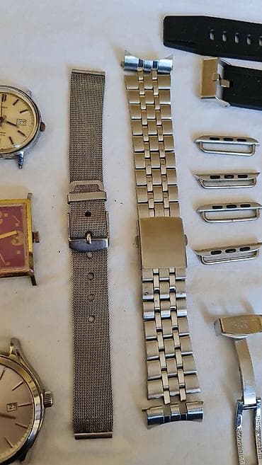 Set za satove – kućišta, narukvice i kopče Ponuda obuhvata: - 3 at lalafo.rs — 5 Set za satove – kućišta, narukvice i kopče Ponuda obuhvata: - 3 — 5