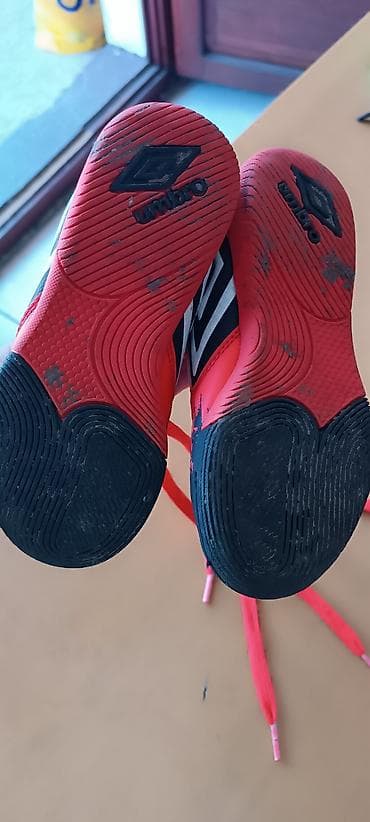 Orginal umbro patike za fudbal, broj 28, malo nošene, bez oštećenja na lalafo.rs — 3 Orginal umbro patike za fudbal, broj 28, malo nošene, bez oštećenja — 3