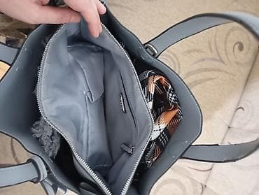 Carpisa torba nova 1000 Sive boje sa tri pregrade at lalafo.rs — 3 Carpisa torba nova 1000 Sive boje sa tri pregrade — 3