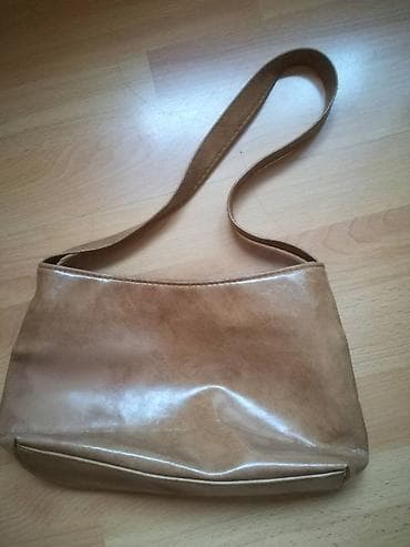 Torba svetlo braon dimenzije 28x17 cm, ima dva pretinca, vrlo očuvana at lalafo.rs — 6 Torba svetlo braon dimenzije 28x17 cm, ima dva pretinca, vrlo očuvana — 6