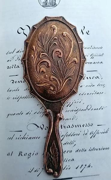 Antiques: Vintage ručno BAKARno reljefno damsko ogledalo. Vintage ručno reljefno at lalafo.rs — 6 Antiques: Vintage ručno BAKARno reljefno damsko ogledalo. Vintage ručno reljefno — 6
