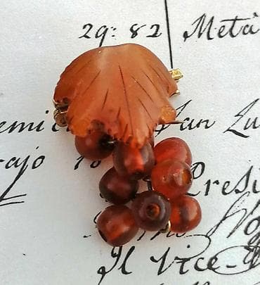 Sport & Hobby: Vintage Broš Baltic Amber POZLATA Baltički ćilibar Vintage iz 1970-ih at lalafo.rs — 1 Sport & Hobby: Vintage Broš Baltic Amber POZLATA Baltički ćilibar Vintage iz 1970-ih — 1