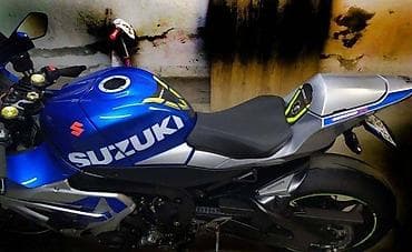 Stikeri za motore - Suzuki gsxr tank pad stiker za rep -1663 📌 Opis at lalafo.rs — 4 Stikeri za motore - Suzuki gsxr tank pad stiker za rep -1663 📌 Opis — 4