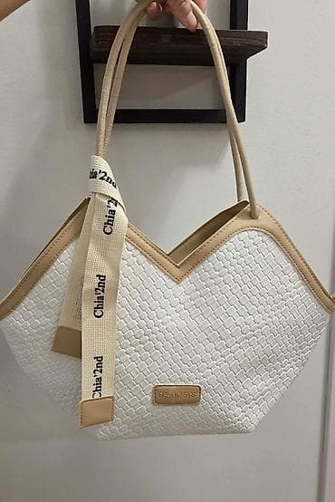 Torba za rame – bež/bela, tekstura „pletenog“ uzorka. - Materijal na lalafo.rs Torba za rame – bež/bela, tekstura „pletenog“ uzorka. - Materijal