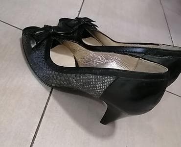 Elegantne crne salonke sa otvorenom prstima i ukrasnom mašnom at lalafo.rs — 4 Elegantne crne salonke sa otvorenom prstima i ukrasnom mašnom — 4