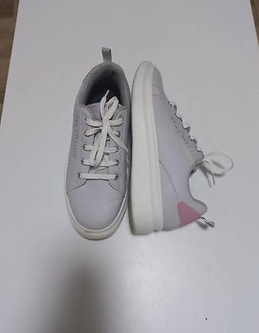 Sergio Tacchini - jako udobne i lagane - lake za odrzavanje. broj 40 - na lalafo.rs — 1 Sergio Tacchini - jako udobne i lagane - lake za odrzavanje. broj 40 - — 1