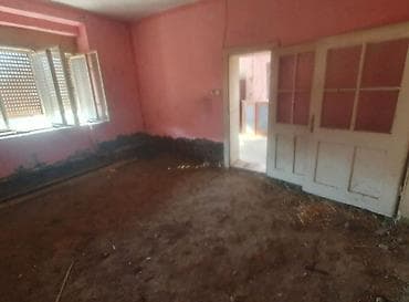 Stara kuca u Kucuri na prodaju Kuca je za restauraciju. Od naboja at lalafo.rs — 4 Stara kuca u Kucuri na prodaju Kuca je za restauraciju. Od naboja — 4