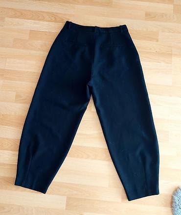 pantalone butiku ali: Zara pantalone sirokih nogavica
Super stanje
Velicina je M na lalafo.rs — 2 pantalone butiku ali: Zara pantalone sirokih nogavica
Super stanje
Velicina je M — 2