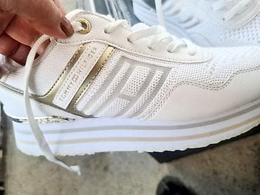 Patike Tommy Hilfiger u beloj boji sa zlatnim detaljima, dizajnirane na lalafo.rs — 6 Patike Tommy Hilfiger u beloj boji sa zlatnim detaljima, dizajnirane — 6