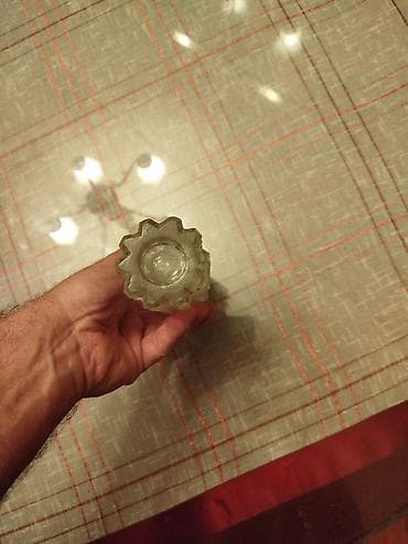 Staklena vaza,ne znam sta je Spoljne dimenzije . Visina 17 cm i na lalafo.rs — 5 Staklena vaza,ne znam sta je Spoljne dimenzije . Visina 17 cm i — 5