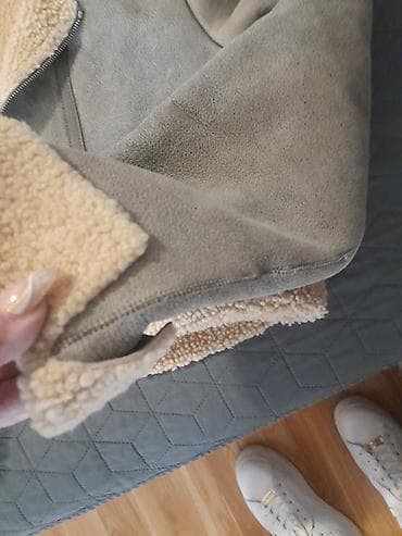 Prodaja i slanje samo do subote Ženska kraća jakna sa prirodnom kožom na lalafo.rs — 7 Prodaja i slanje samo do subote Ženska kraća jakna sa prirodnom kožom — 7