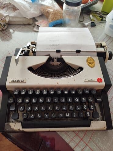 Antique devices: Olympia mehanička pisaća mašina sa koferom Nepoznato stanje. Mora at lalafo.rs — 2 Antique devices: Olympia mehanička pisaća mašina sa koferom Nepoznato stanje. Mora — 2