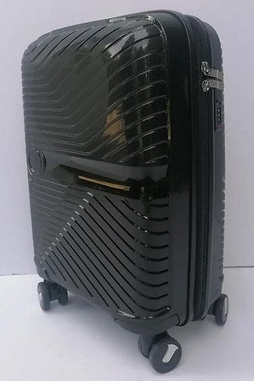 Watches: Crni čvrsti kofer sa teksturiranim dizajnom, idealan za putovanja at lalafo.rs — 6 Watches: Crni čvrsti kofer sa teksturiranim dizajnom, idealan za putovanja — 6