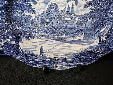 Engleski oval za serviranje Crown Ducal iz 70ih.god. Engleski oval na lalafo.rs — 3 Engleski oval za serviranje Crown Ducal iz 70ih.god. Engleski oval — 3