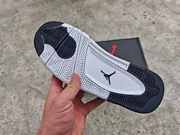 Air Jordan 4 Retro – crno/zlatna kolor šema - Gornjište: crna na lalafo.rs — 5 Air Jordan 4 Retro – crno/zlatna kolor šema - Gornjište: crna — 5