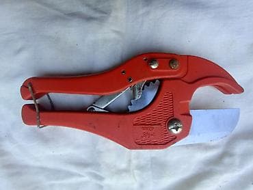 Klešta za sečenje PVC vodovodnih cevi na lalafo.rs — 1 Klešta za sečenje PVC vodovodnih cevi — 1