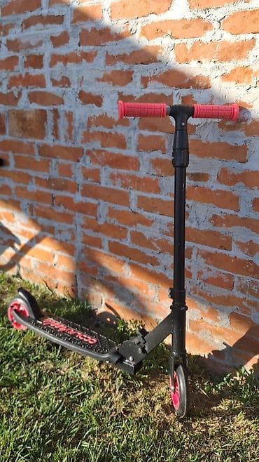 Bicycles: Prodajem dečiji trotinet marke Cool Wheels, u dobrom stanju. 🔹 Boja at lalafo.rs — 4 Bicycles: Prodajem dečiji trotinet marke Cool Wheels, u dobrom stanju. 🔹 Boja — 4