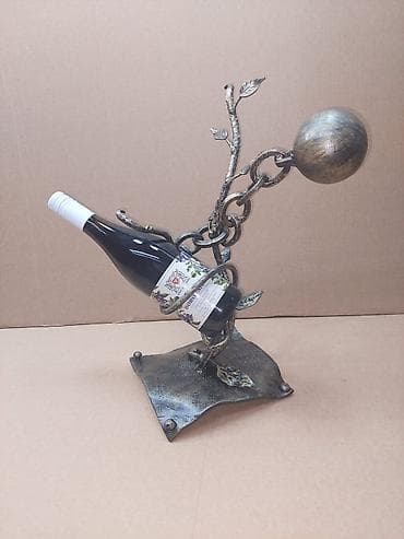 Ironing Boards: Ručno kovani držači za vinske boce - Materijal: kovan gvožđe/čelik sa at lalafo.rs — 8 Ironing Boards: Ručno kovani držači za vinske boce - Materijal: kovan gvožđe/čelik sa — 8