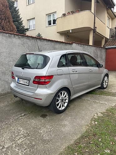 prsluk jaknica mango u: Mercedes-Benz B-klasa CDI 5 vrata, srebrna metalik. Proizveden at lalafo.rs — 2 prsluk jaknica mango u: Mercedes-Benz B-klasa CDI 5 vrata, srebrna metalik. Proizveden — 2