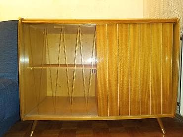 Prodajem tv vitrinu iz 60-ih. Proizvodjac: Brest, Cerknica na lalafo.rs Prodajem tv vitrinu iz 60-ih. Proizvodjac: Brest, Cerknica