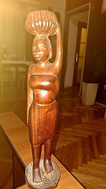 Prodajem Afričke figure od ebanovine. Originalni i veoma stari na lalafo.rs Prodajem Afričke figure od ebanovine. Originalni i veoma stari