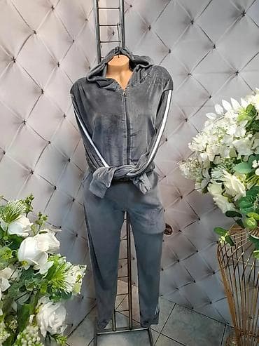 Women's Sweatsuits: Ženski komplet trenerke od mekog pliša/velura, dvodelni. 3xl, 4xl 5xl at lalafo.rs — 2 Women's Sweatsuits: Ženski komplet trenerke od mekog pliša/velura, dvodelni. 3xl, 4xl 5xl — 2